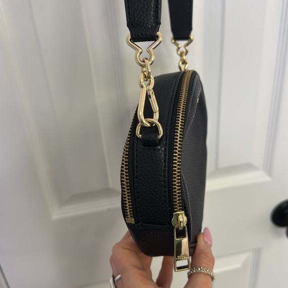 NWOT Marc Jacobs Black Oval Crossbody Bag with Gold Accents - Picture 7 of 14